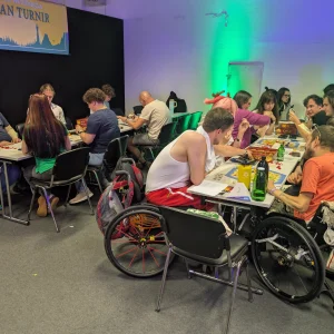 Vsi igralci Catan turnirja med igro na turnirju na NMN 2026